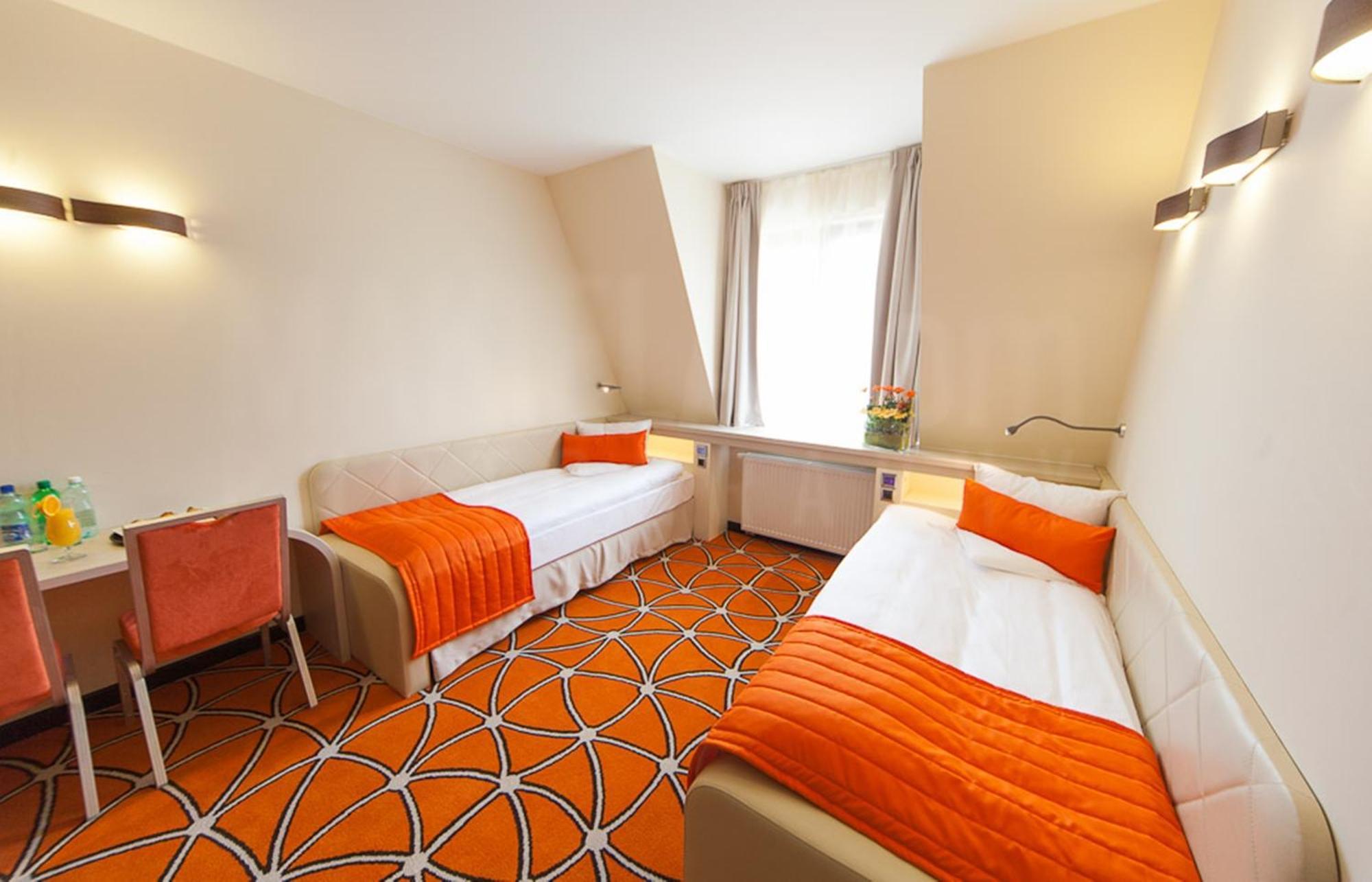 Hotel Eclipse Domasław Pokoj fotografie